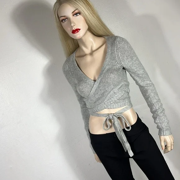 Theory Cashmere Blend Sweater - Picture 5 of 7